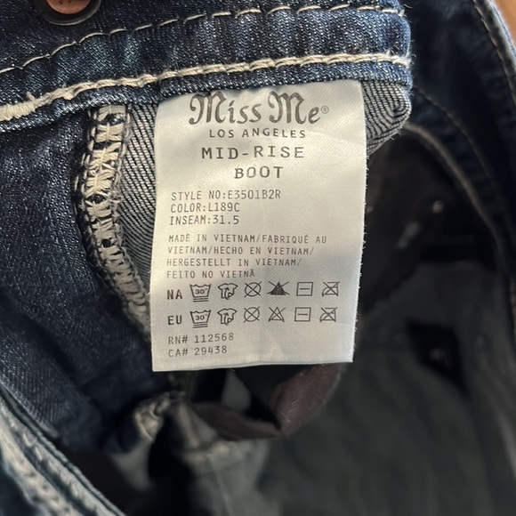 Miss Me mid-rise bootcut jeans, size 31x 31.5, medium wash - Picture 5 of 10
